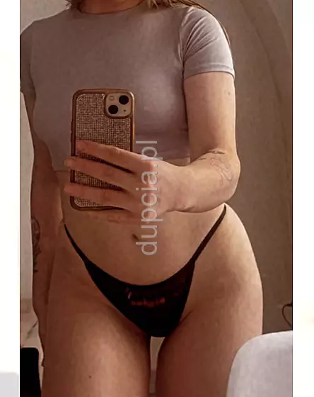 Proszę popatrz jak bawię się swoją cipką