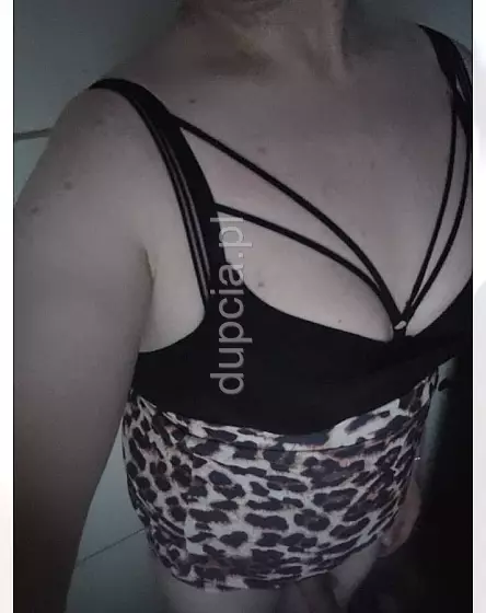 Sexy Transka wykorzystaj jak posłuszną suke